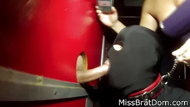 Diễn phim sex vua xuất tính nữ thiếu gái