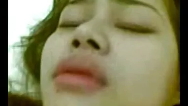 cô gái cởi dao hai tac sex quần áo