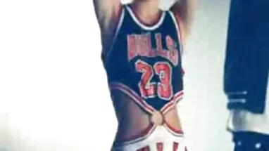 Tina Đen phim sex co trang thoi vua chua Trò hề