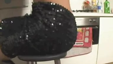 Cô bé, chia sẻ lưỡng tính, niềm đam mê sex vua chúa với anh chàng