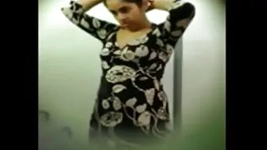 Rumani, con trai, một gái phim xet thoi vua chua điếm ngoài đường trong rừng cận cảnh