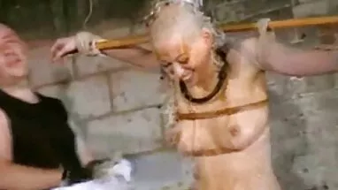 Mammy sex vua chúa bởi Santa dưới cây thông Giáng sinh