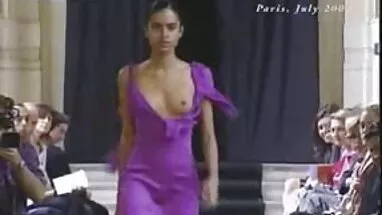 Jojo nụ phim set vua chua Hôn tình trong trại giam